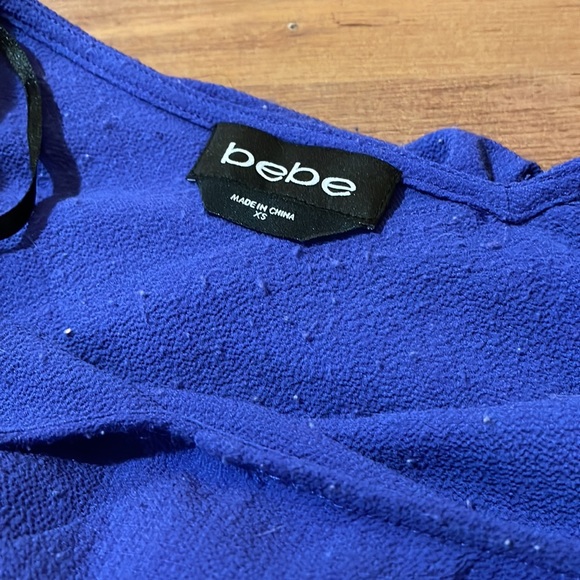 Bebe Flowy Blue Top XS Crop - Picture 3 of 4